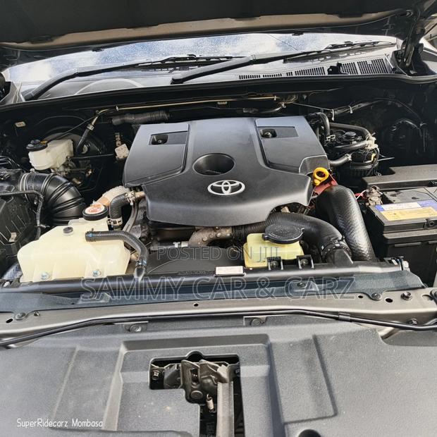 Toyota Hilux 2018 Gray