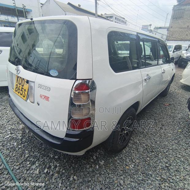 Toyota Succeed SV Premium 2014 White