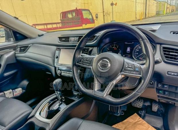 Nissan X-Trail 2.0 Petrol AWD 2018 White