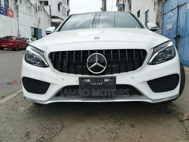 Mercedes-Benz C200 2019 White