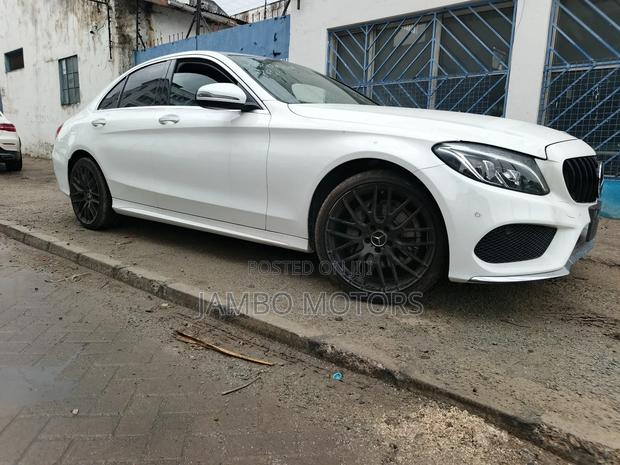 Mercedes-Benz C200 2019 White