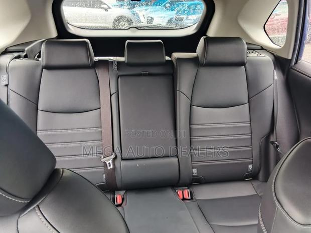 Toyota RAV4 Hybrid 2019 Silver