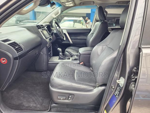 Toyota Land Cruiser Prado 2020 Gray