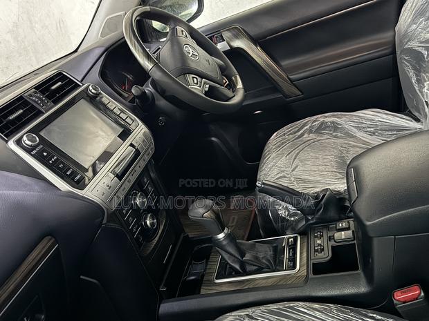 Toyota Land Cruiser Prado 2.8 2019 Black
