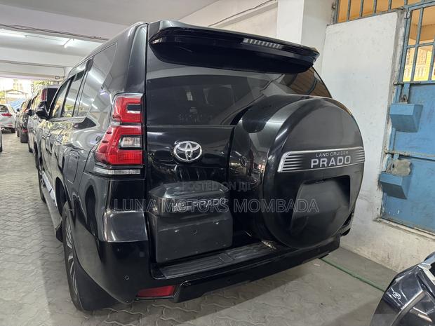 Toyota Land Cruiser Prado 2.8 2019 Black
