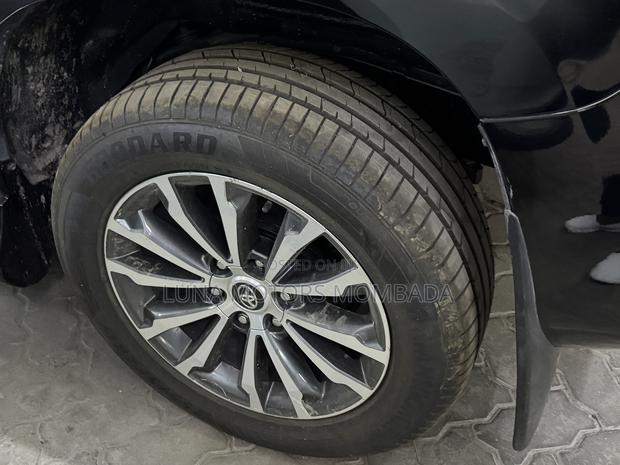 Toyota Land Cruiser Prado 2.8 2019 Black