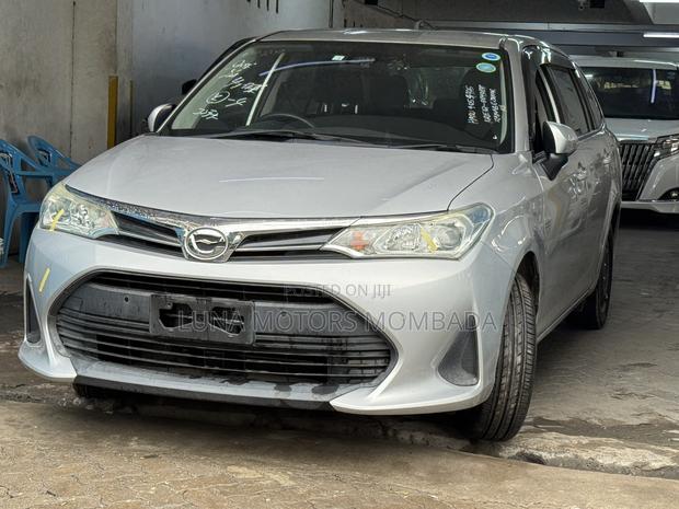 Toyota Corolla Fielder 1.5 Petrol FWD 2019 Silver