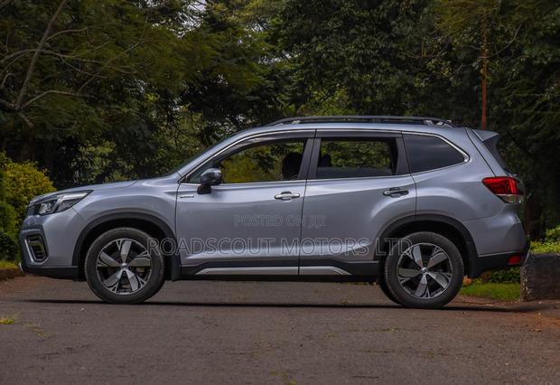 Subaru Forester 2019 Silver
