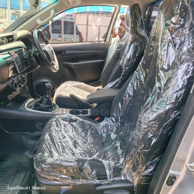 Toyota Hilux 2018 Silver