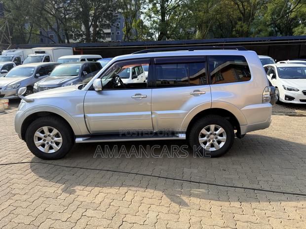 Mitsubishi Pajero V80 3.2 DI-D 2018 Gray