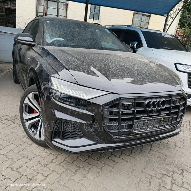 Audi Q8 2021 Black