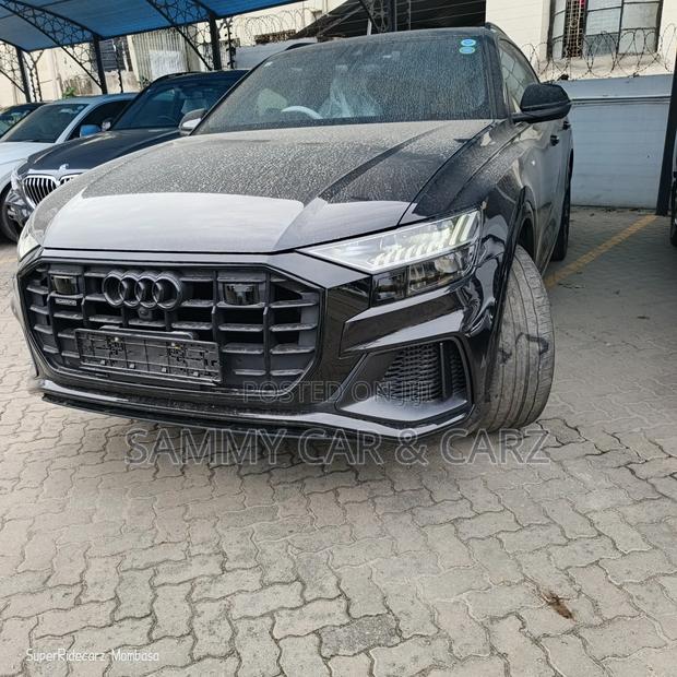 Audi Q8 2021 Black