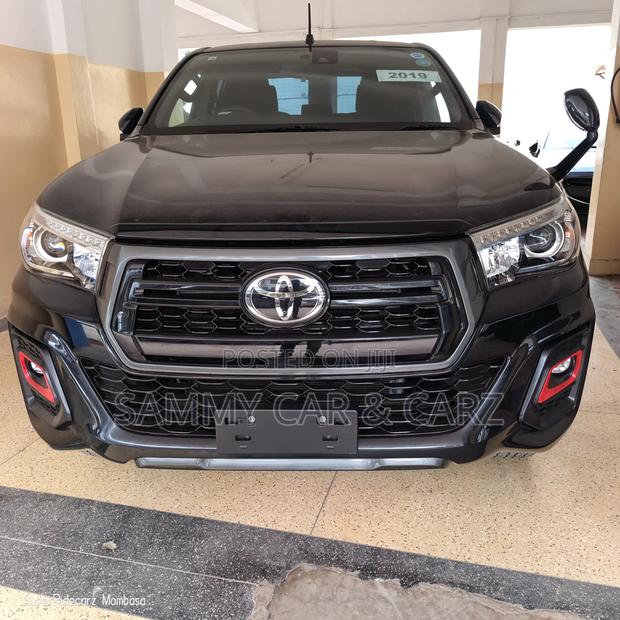 Toyota Hilux 2019 Black