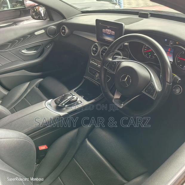 Mercedes-Benz C220 Base 2018 White
