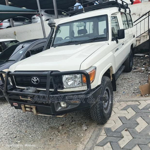 Toyota Land Cruiser 4.5 V8 TD 2018 White