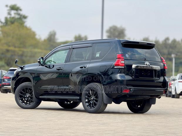 Toyota Land Cruiser Prado 2020 Black