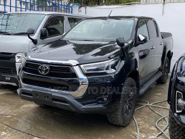 Toyota Hilux 2020 Black