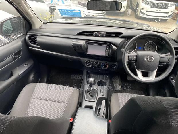 Toyota Hilux 2019 Black