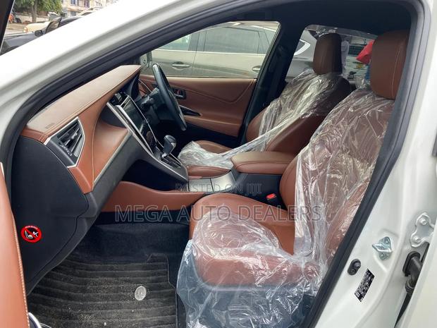 Toyota Harrier 2018 White