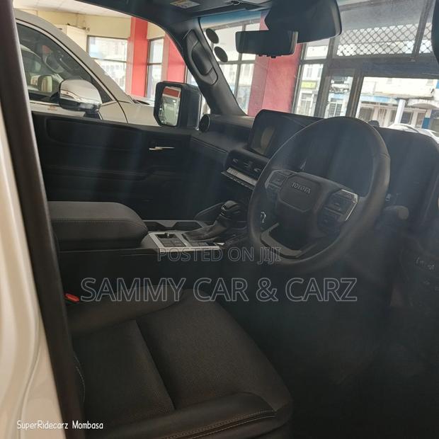 Toyota Land Cruiser 2024 White