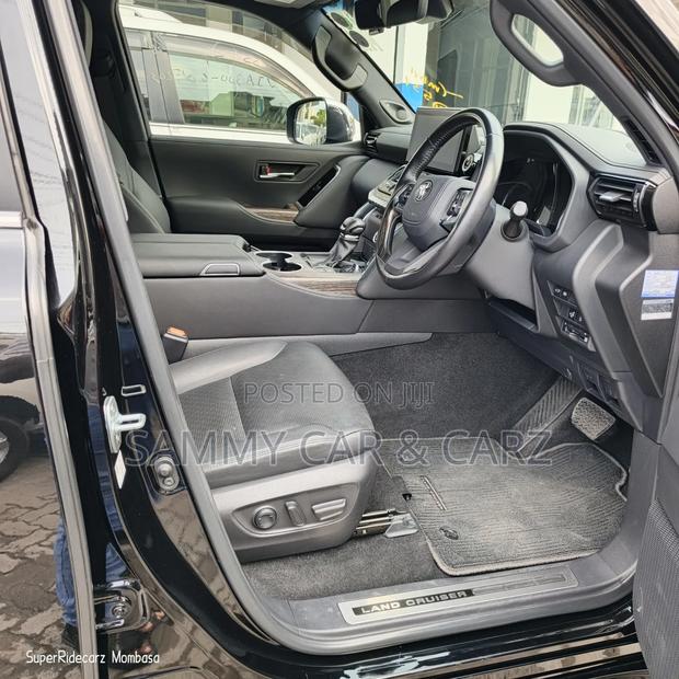 Toyota Land Cruiser 3.5 Petrol 4WD 2021 Black