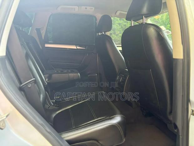 Volkswagen Touareg VR6 Lux 2011 Silver