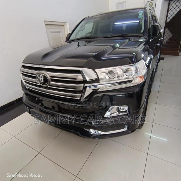 Toyota Land Cruiser 4.6 V8 AX 2017 Black