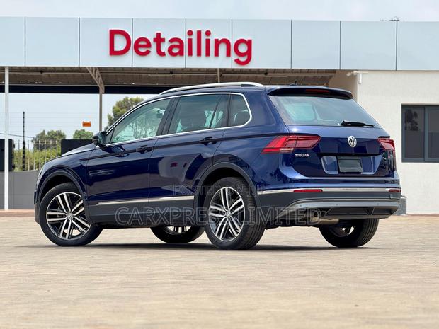 Volkswagen Tiguan 2018 Blue