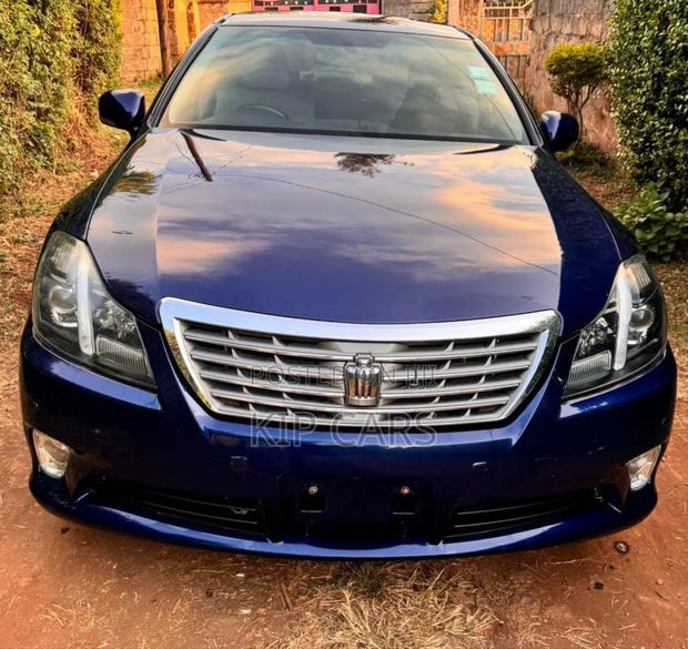 Toyota Crown 2012 Blue