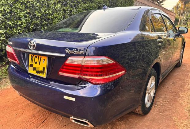 Toyota Crown 2012 Blue