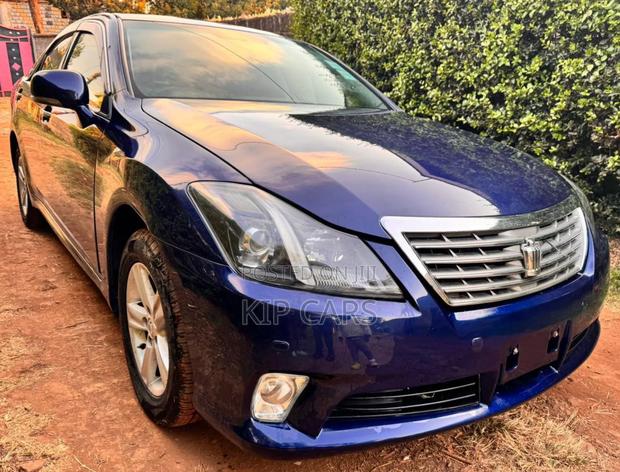 Toyota Crown 2012 Blue