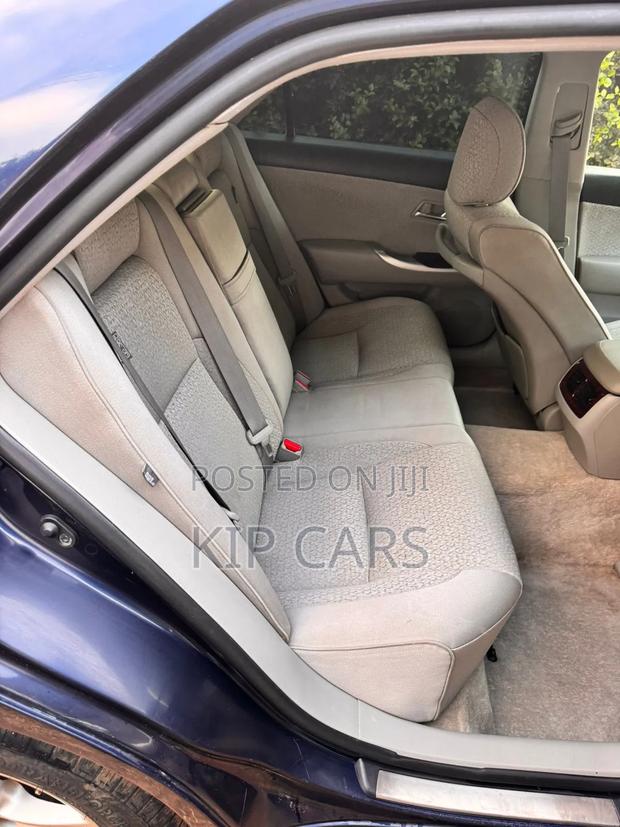 Toyota Crown 2012 Blue