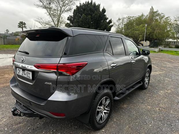 Toyota Fortuner 2.8 D AWD 2019 Gray