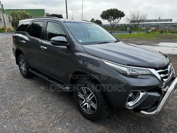 Toyota Fortuner 2.8 D AWD 2019 Gray