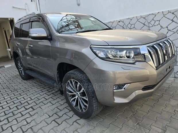 Toyota Land Cruiser Prado 2018 Brown