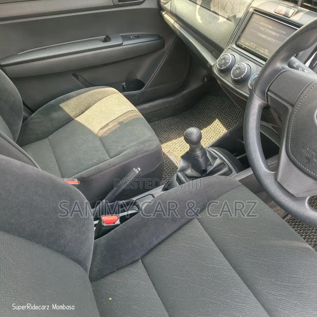 Toyota Axio 1.5 X 2WD 2018 Gold