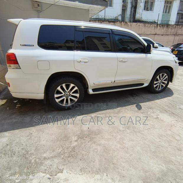 Toyota Land Cruiser 4.7 VX-R 2011 White