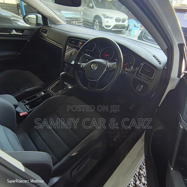 Volkswagen Golf 2017 White