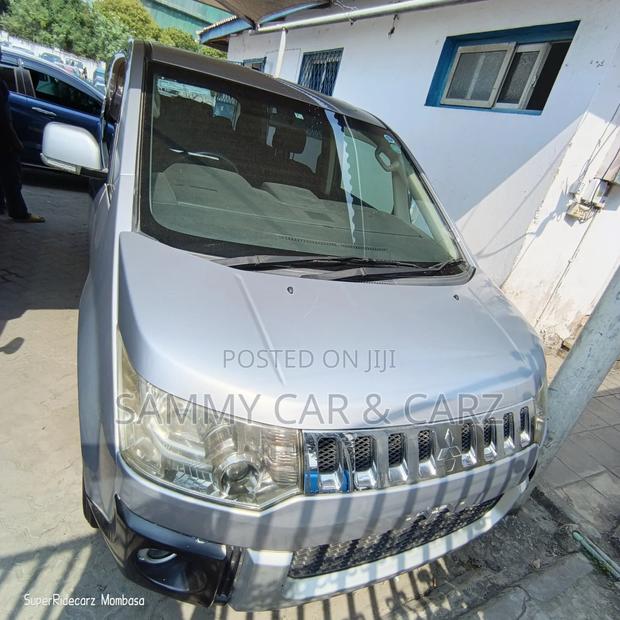 Mitsubishi Delica 2018 Silver