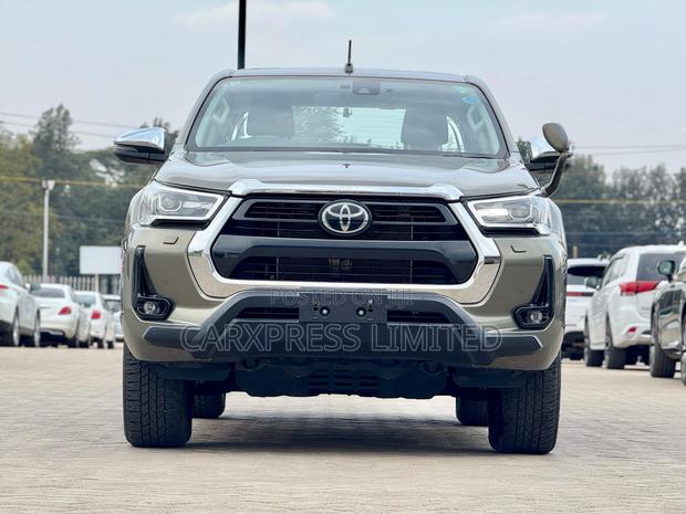 Toyota Hilux 2020 Beige