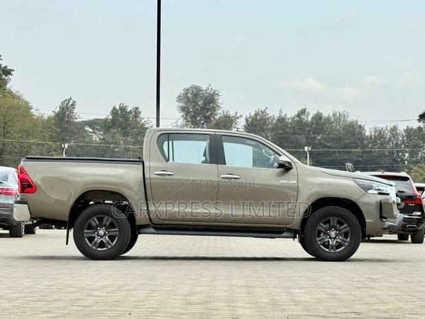 Toyota Hilux 2020 Beige