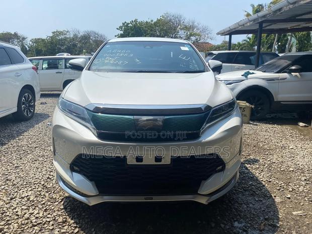 Toyota Harrier 2018 White