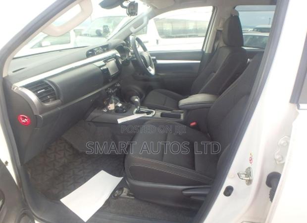 Toyota Hilux 2019 Pearl