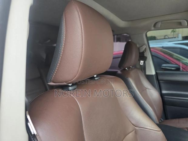 Toyota Land Cruiser Prado 2017 White
