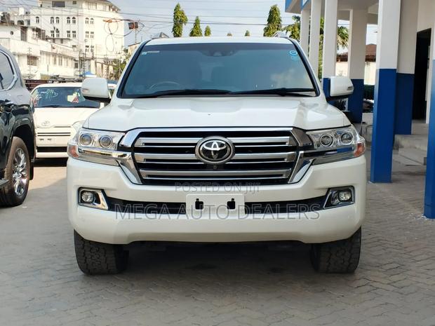 Toyota Land Cruiser 2019 White