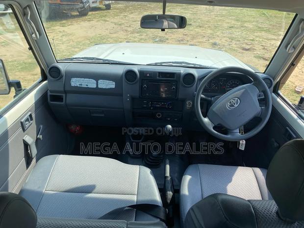 Toyota Land Cruiser 2018 White
