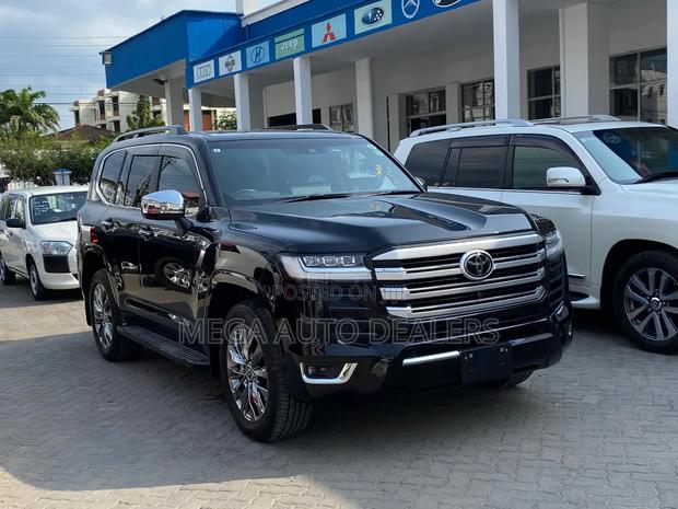 Toyota Land Cruiser 2022 Black