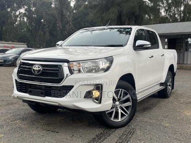 Toyota Hilux Workmate 4x4 2017 White