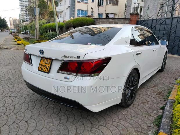 Toyota Crown 2015 Pearl