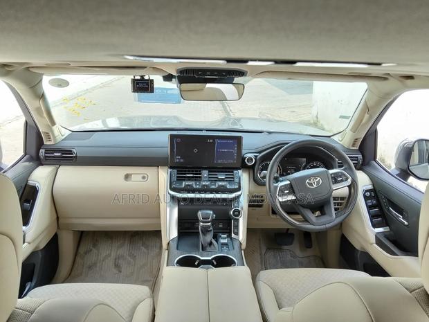Toyota Land Cruiser 2023 Gold